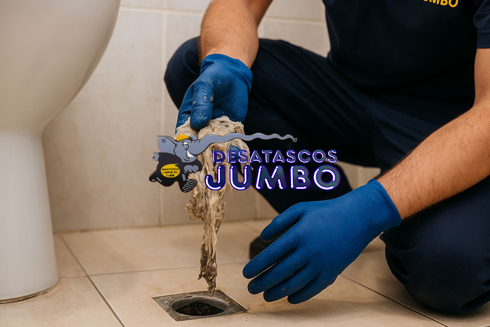 Servicio rápido para eliminar atascos por toallitas en Las Palmas. Limpieza profunda y prevención de futuros bloqueos.